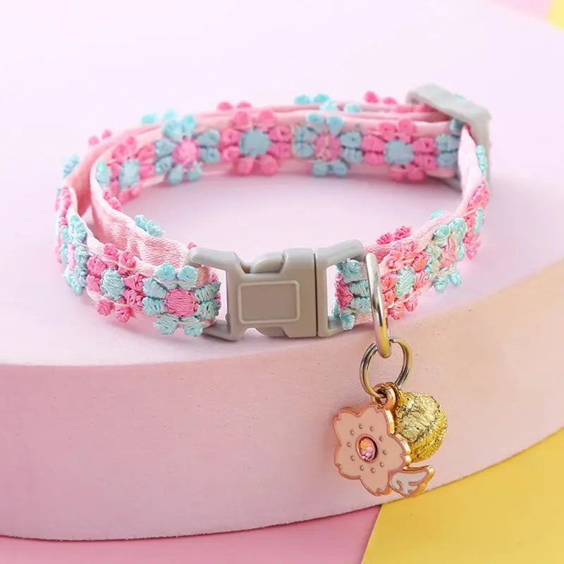 Collier chat clochette fleur